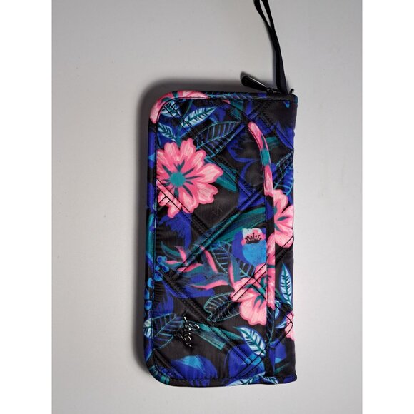 Lug Floral Quilted Wristlet Travel Passport Wallet Zipper Closure New - Picture 3 of 15